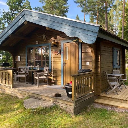 Timrad Stuga I Kanten Av Skogen Med Spa Moejlighet Мулльшё Экстерьер фото
