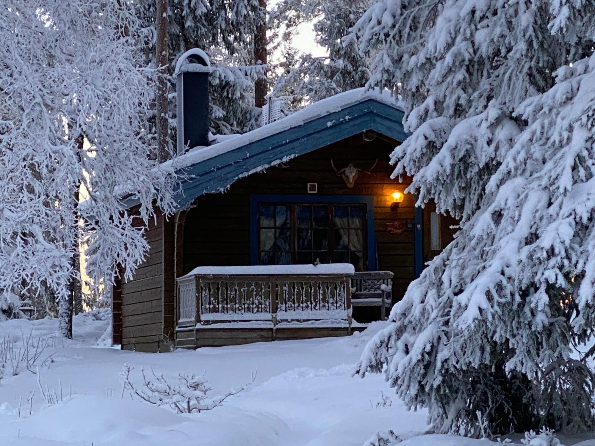 Timrad Stuga I Kanten Av Skogen Med Spa Moejlighet Мулльшё Экстерьер фото