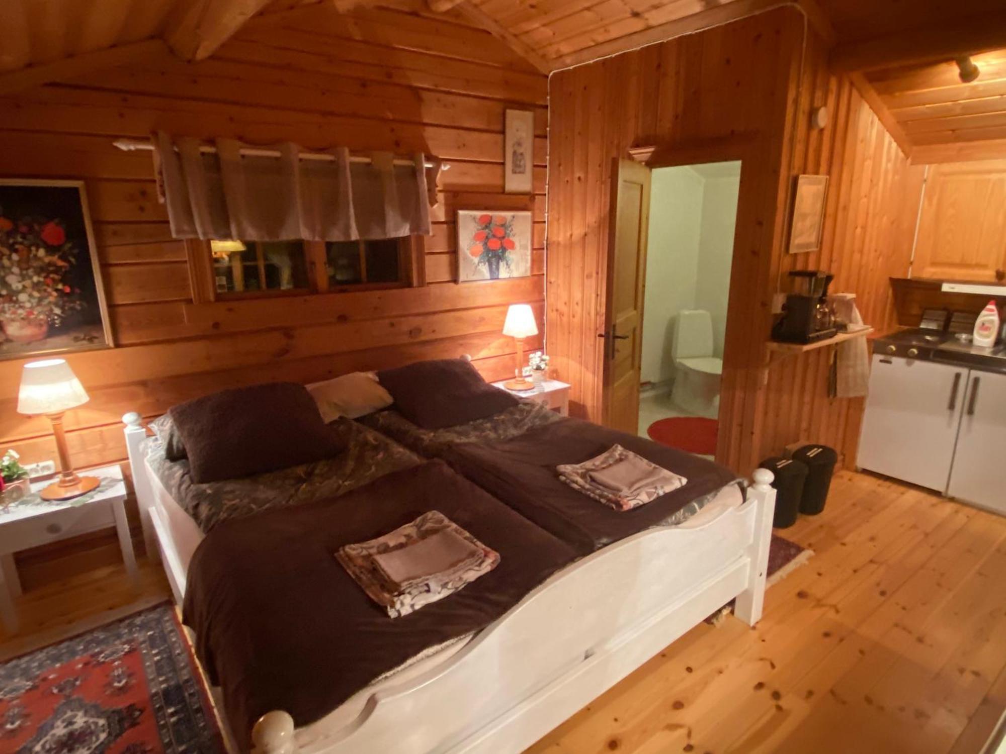 Timrad Stuga I Kanten Av Skogen Med Spa Moejlighet Мулльшё Экстерьер фото