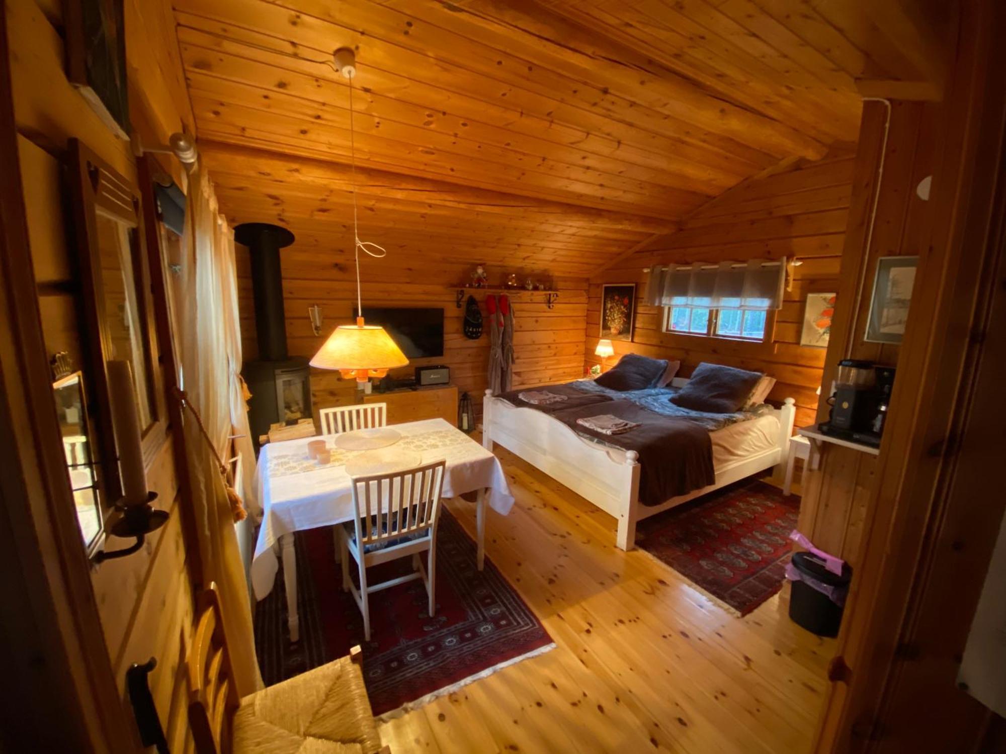 Timrad Stuga I Kanten Av Skogen Med Spa Moejlighet Мулльшё Экстерьер фото