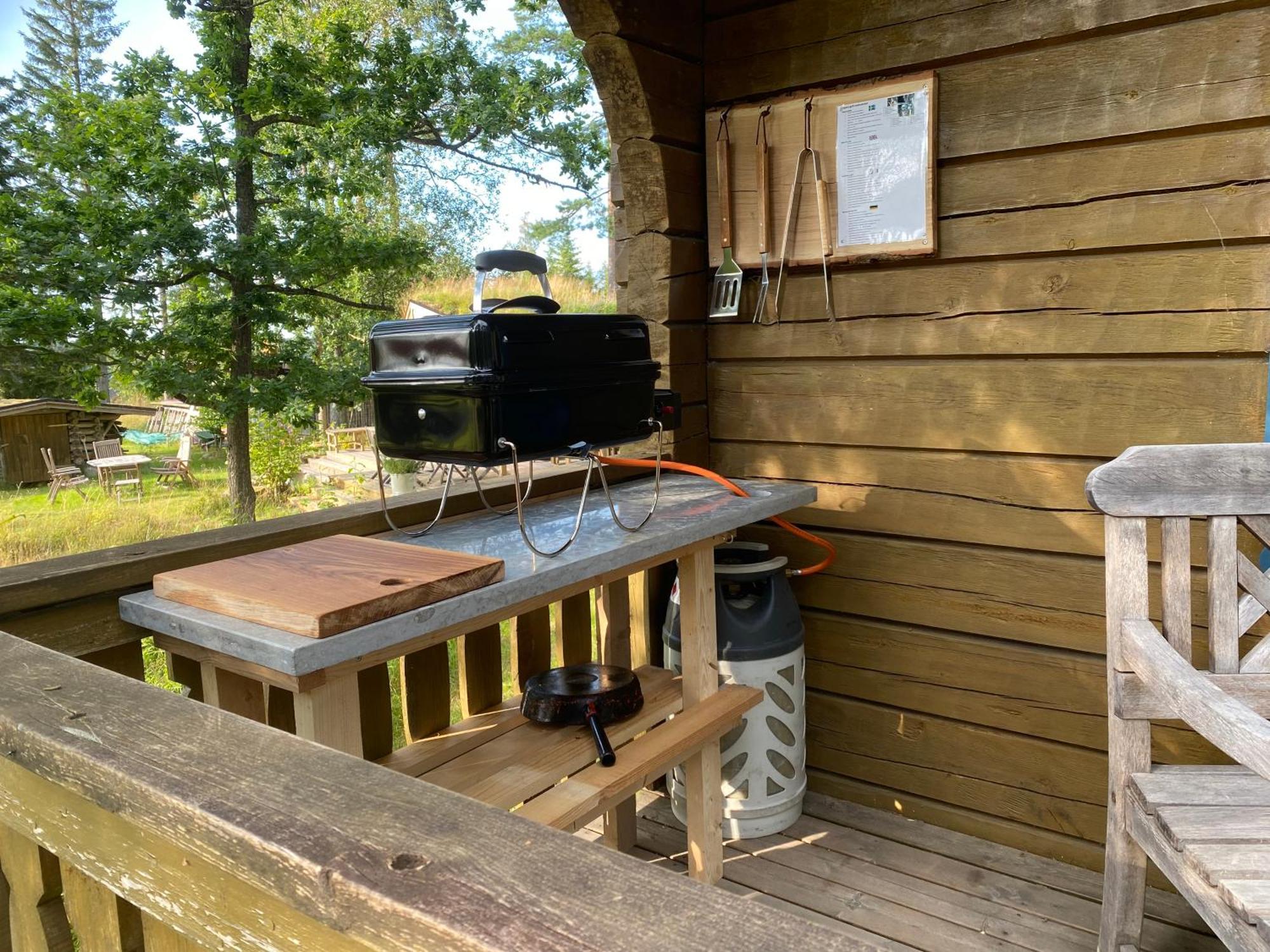 Timrad Stuga I Kanten Av Skogen Med Spa Moejlighet Мулльшё Экстерьер фото
